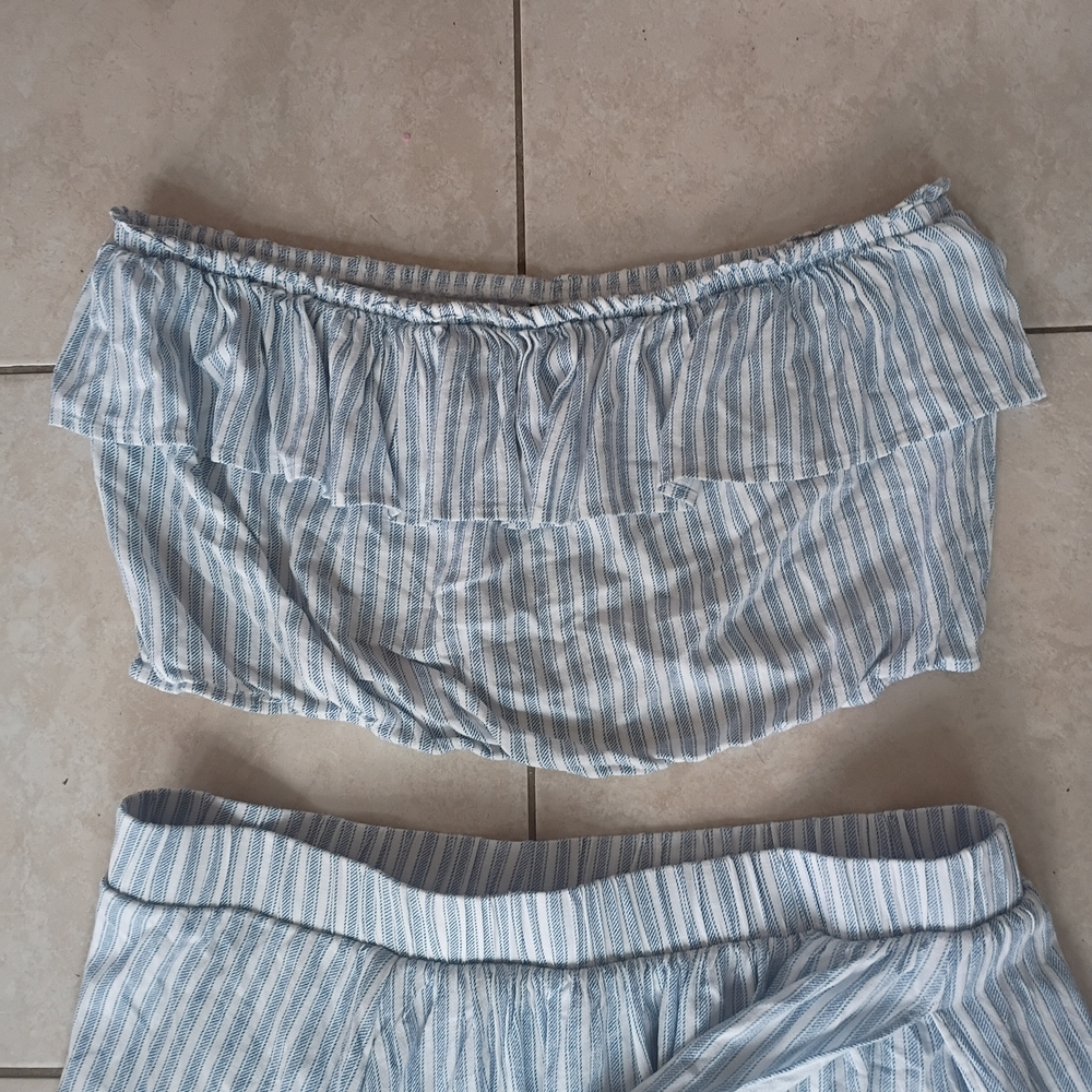 Torrid Blu and White Off-Shoulder Skirt Set - Picture 4 of 6